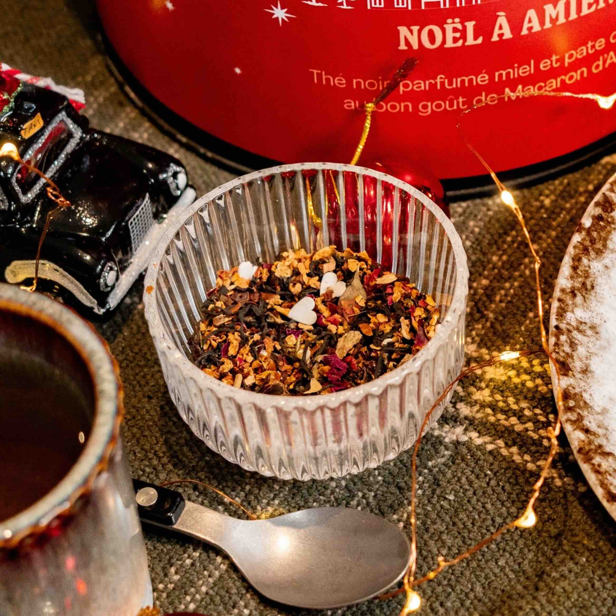 Noël à Amiens thé noir parfumé miel et pate d'amande goût macaron d'Amiens vrac